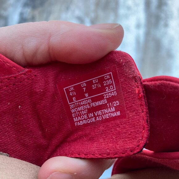 Clark’s GISELLE Dove Cherry Wedge Sandals in size 7 - Picture 7 of 9